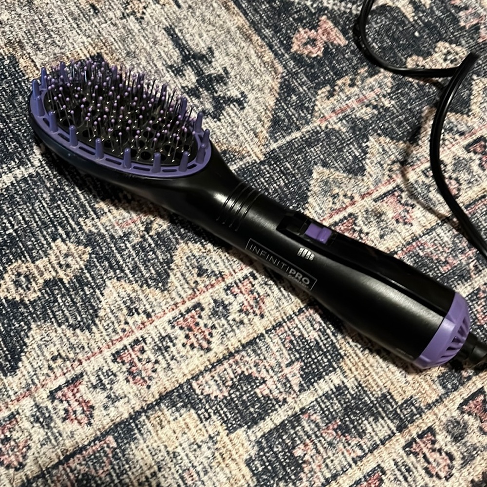 Infiniti Pro by CONAIR Paddle Dry Brush